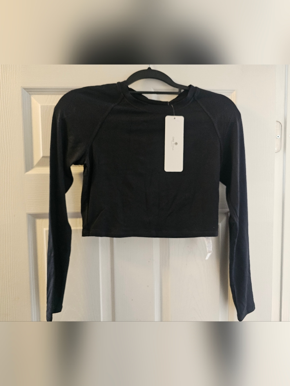 CRZ YOGA Black Long-Sleeve Cropped Crew Top